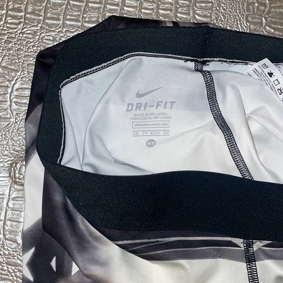 Nike Work out tights Dry-Fit size XSMALL (worn once) Burning Man Vibes - Picture 8 of 10